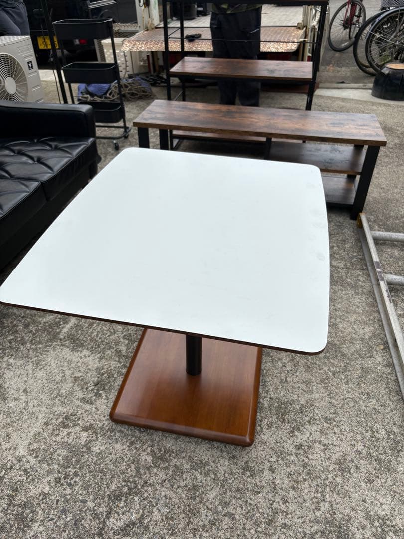 カリモク60＋ カフェテーブル