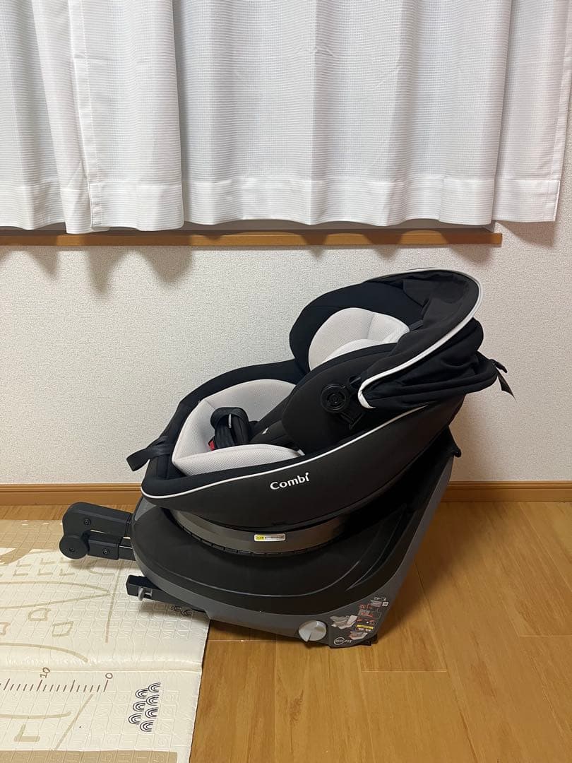 ［美品］Combi クルムーヴスマート ISOFIX チャイルドシート