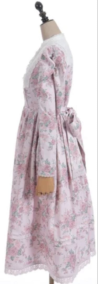 axes femme Chalmiereクラシカルローズ柄ワンピース（ピンク）