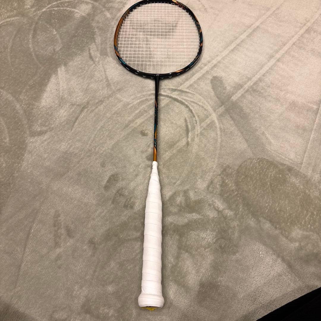 バドミントンラケット ASTROX８８D pro