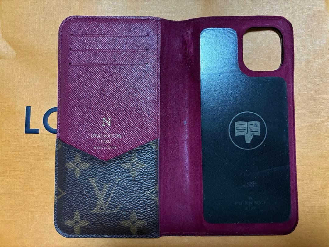 LOUIS VUITTON 手帳型　iPhoneケース