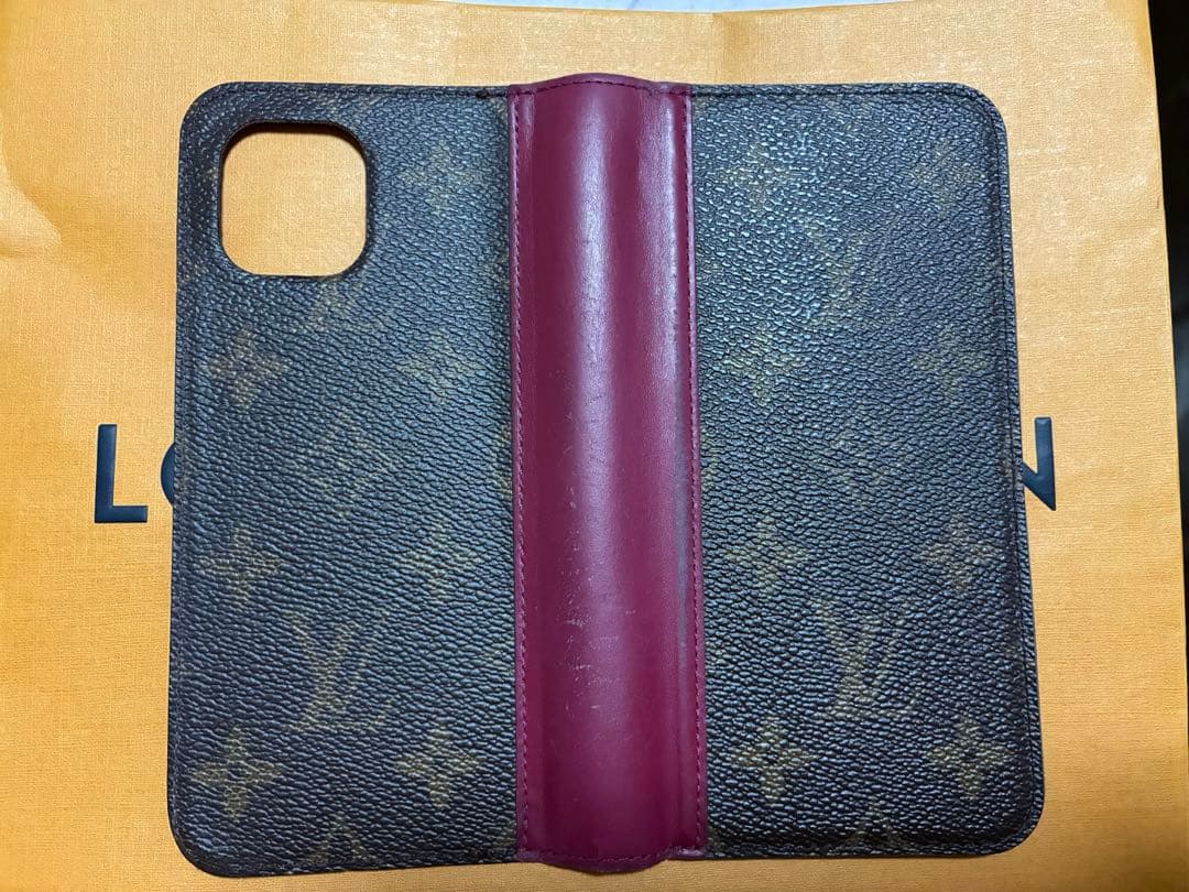 LOUIS VUITTON 手帳型　iPhoneケース