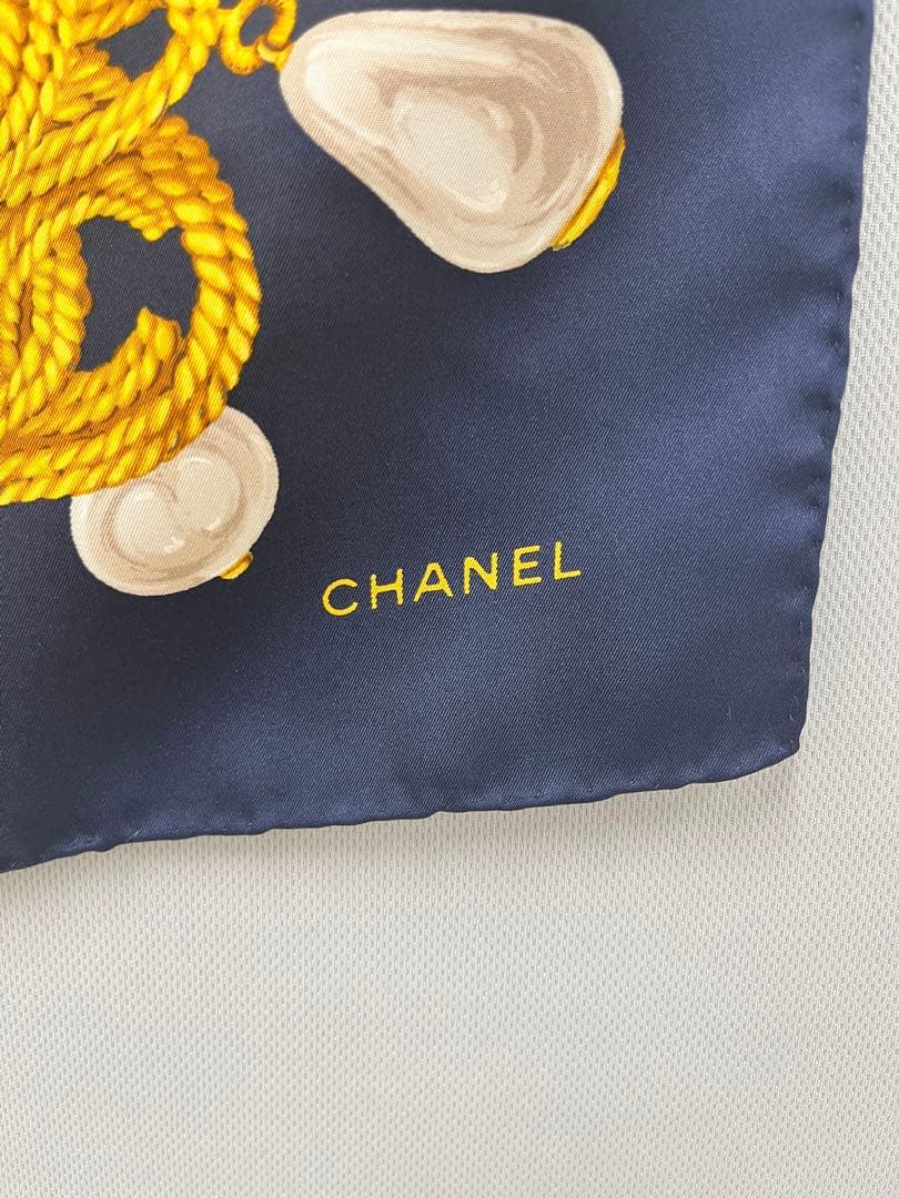 CHANEL ネイビー ゴールド スカーフ ココマークアクセサリー柄 シャネル