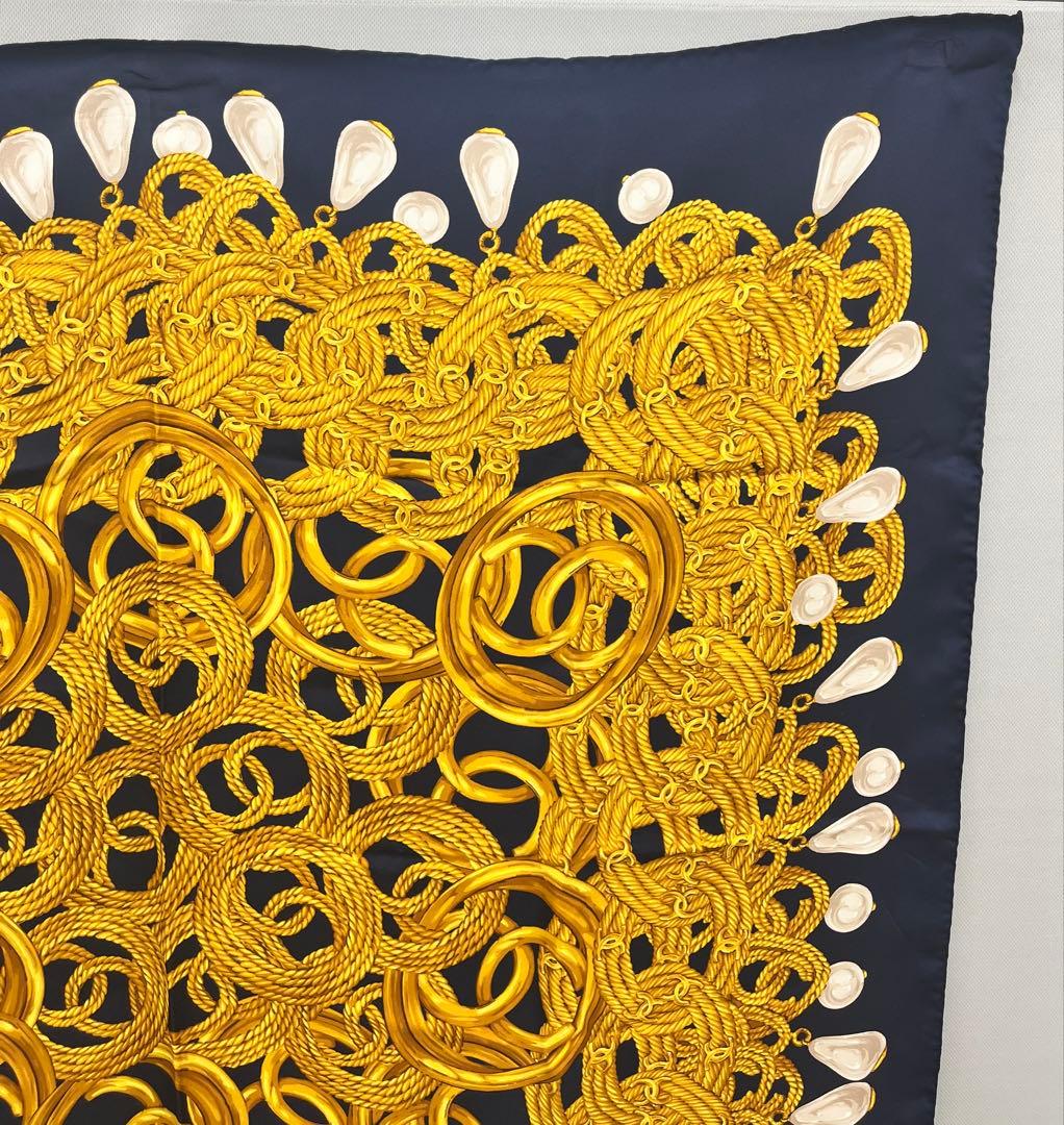 CHANEL ネイビー ゴールド スカーフ ココマークアクセサリー柄 シャネル