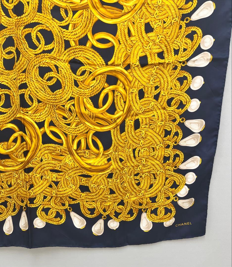 CHANEL ネイビー ゴールド スカーフ ココマークアクセサリー柄 シャネル