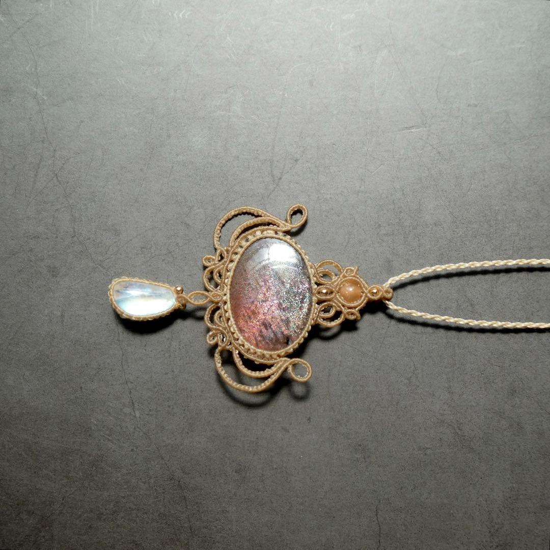 レアカラーサンストーン・レインボームーンストーンのマクラメネックレス