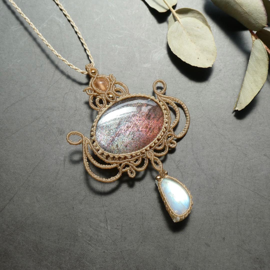 レアカラーサンストーン・レインボームーンストーンのマクラメネックレス