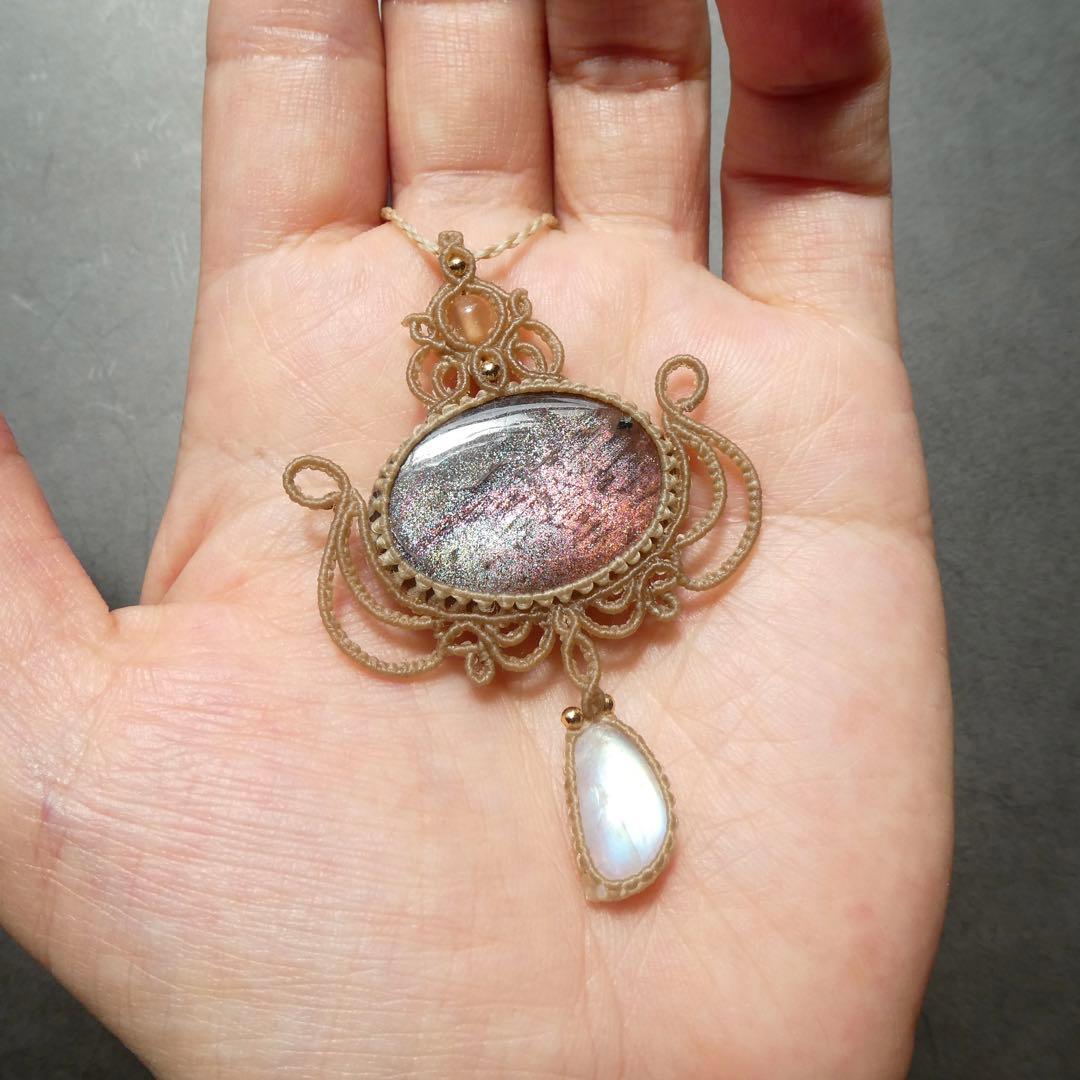 レアカラーサンストーン・レインボームーンストーンのマクラメネックレス