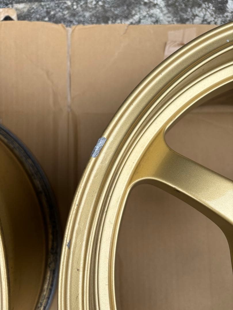 gram LIGHTS 17インチ ゴールドホイール 57C 2本セット