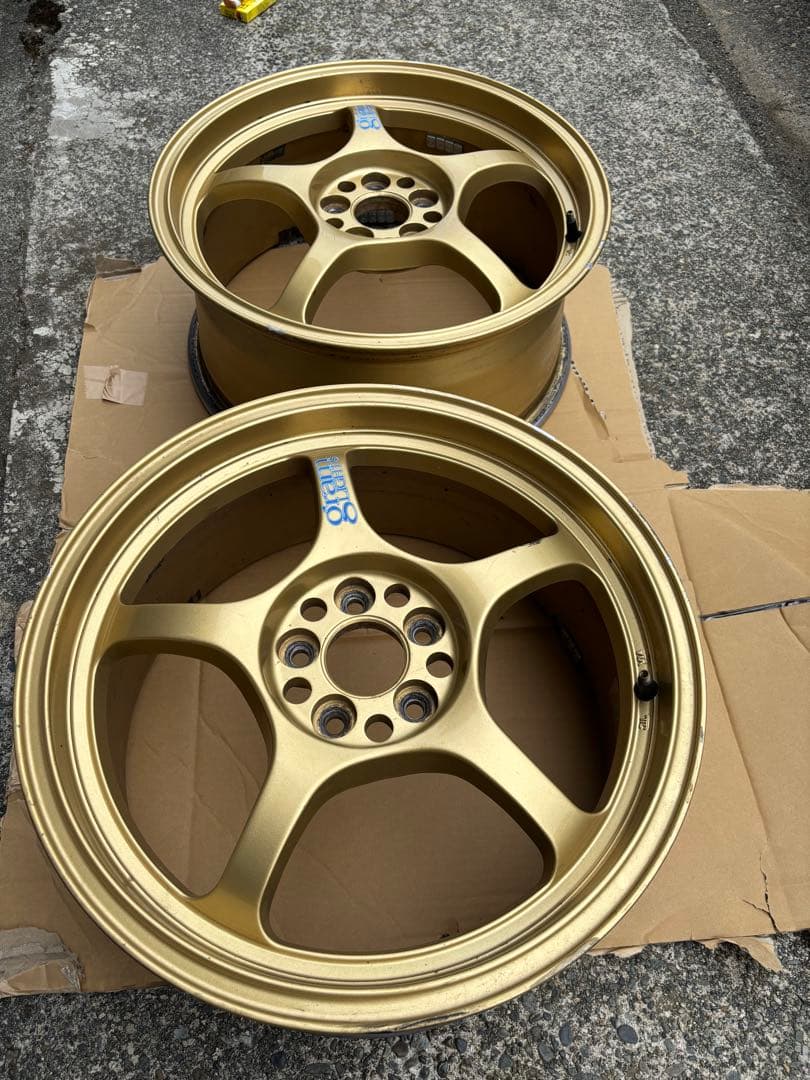 gram LIGHTS 17インチ ゴールドホイール 57C 2本セット