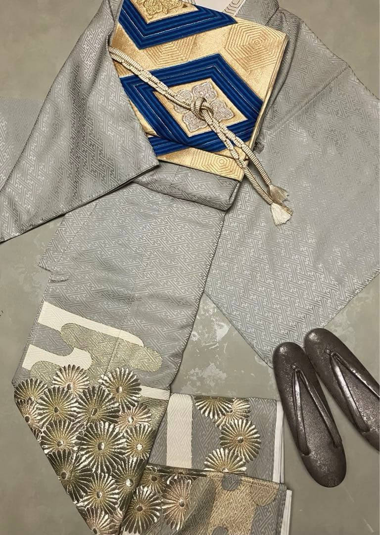 【NEW】美品♡ 淡いブルーグレー きれいめ 華尽く 正絹 色留袖 上品な着物