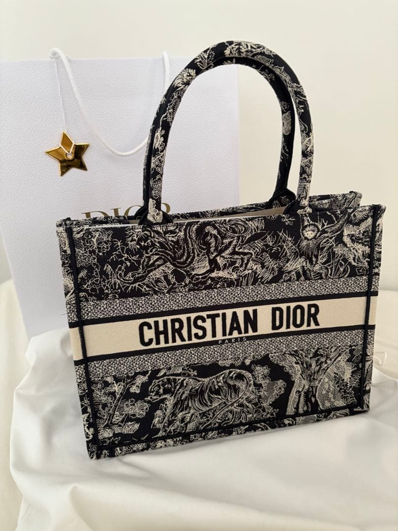 【新品未使用】Dior Book Tote バッグ ミディアム