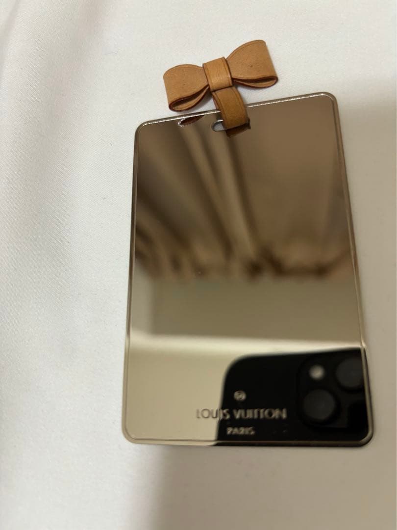 LOUIS VUITTON ルイヴィトン　マルチカラーミラー　正規品中古①