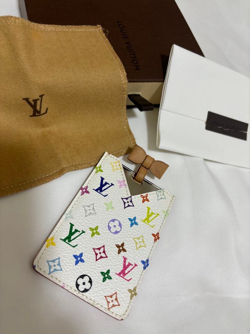 LOUIS VUITTON ルイヴィトン　マルチカラーミラー　正規品中古①