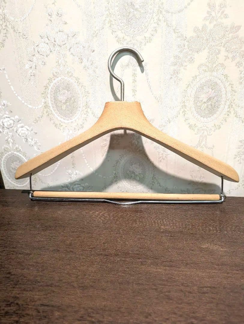 木製 無垢 コートハンガー 肩にカーブと厚みがあるタイプ 20本以上確約