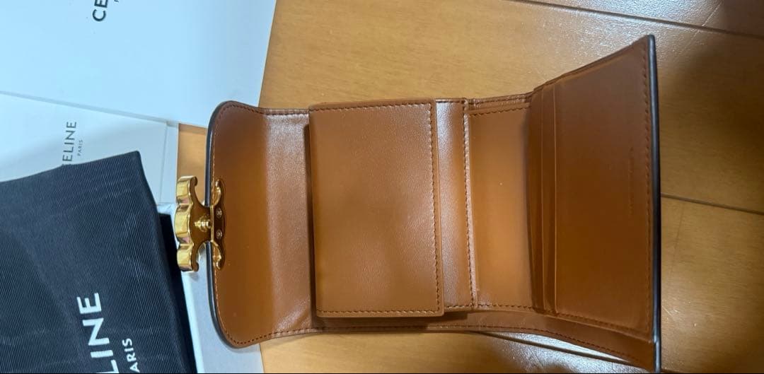 セリーヌスモールフラップウォレット トリオンフ / シャイニースムースラムスキン