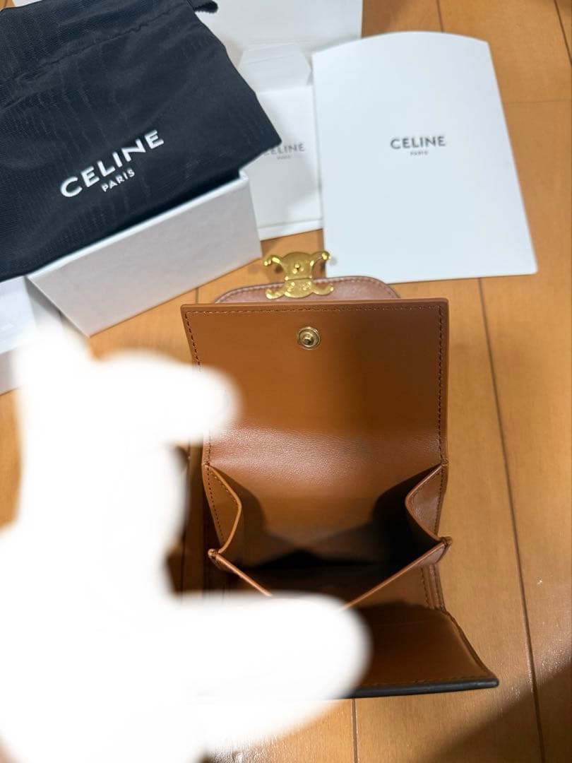 セリーヌスモールフラップウォレット トリオンフ / シャイニースムースラムスキン