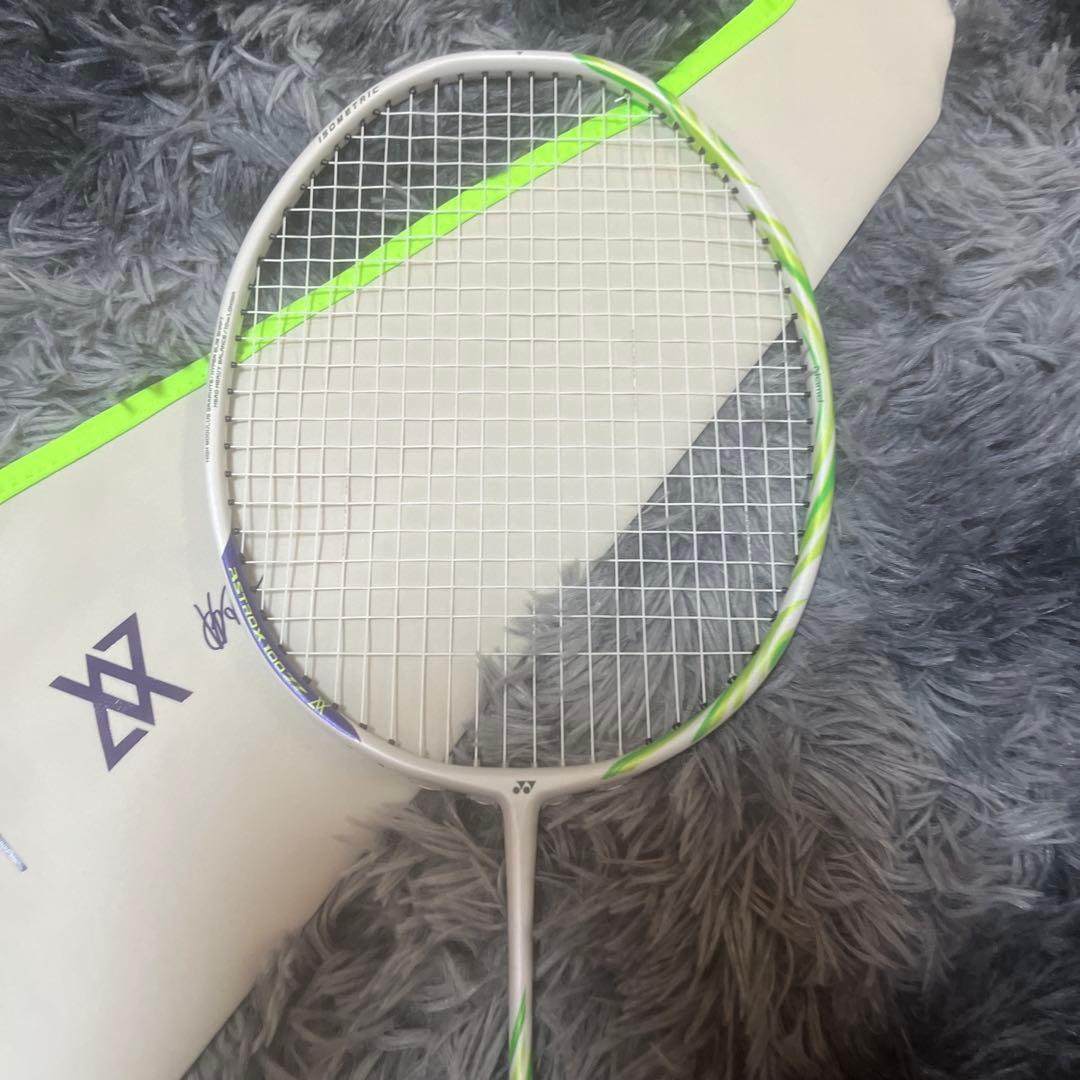 YONEX アストロクス100ZZ VA