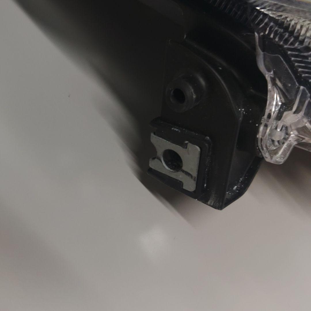 ダイハツ　ムーヴキャンバス850S右ヘッドランプ