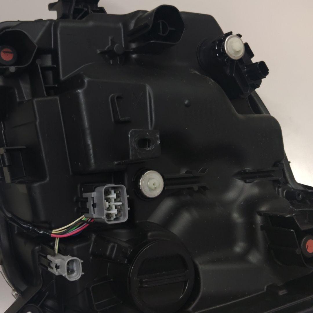 ダイハツ　ムーヴキャンバス850S右ヘッドランプ