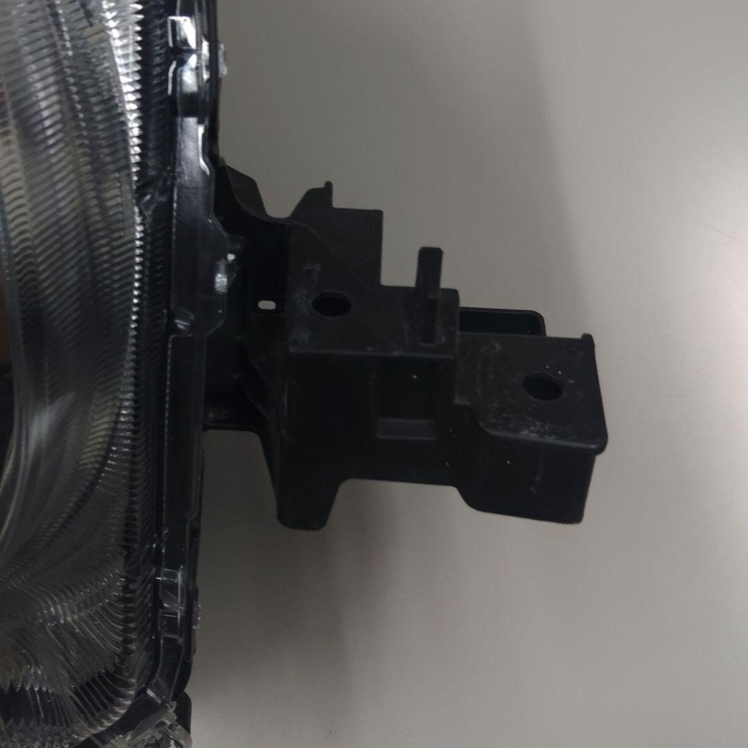 ダイハツ　ムーヴキャンバス850S右ヘッドランプ