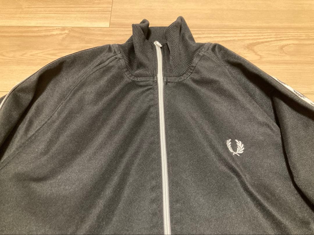 フレッドペリー★トラックジャケット　ジャージ　Mサイズ