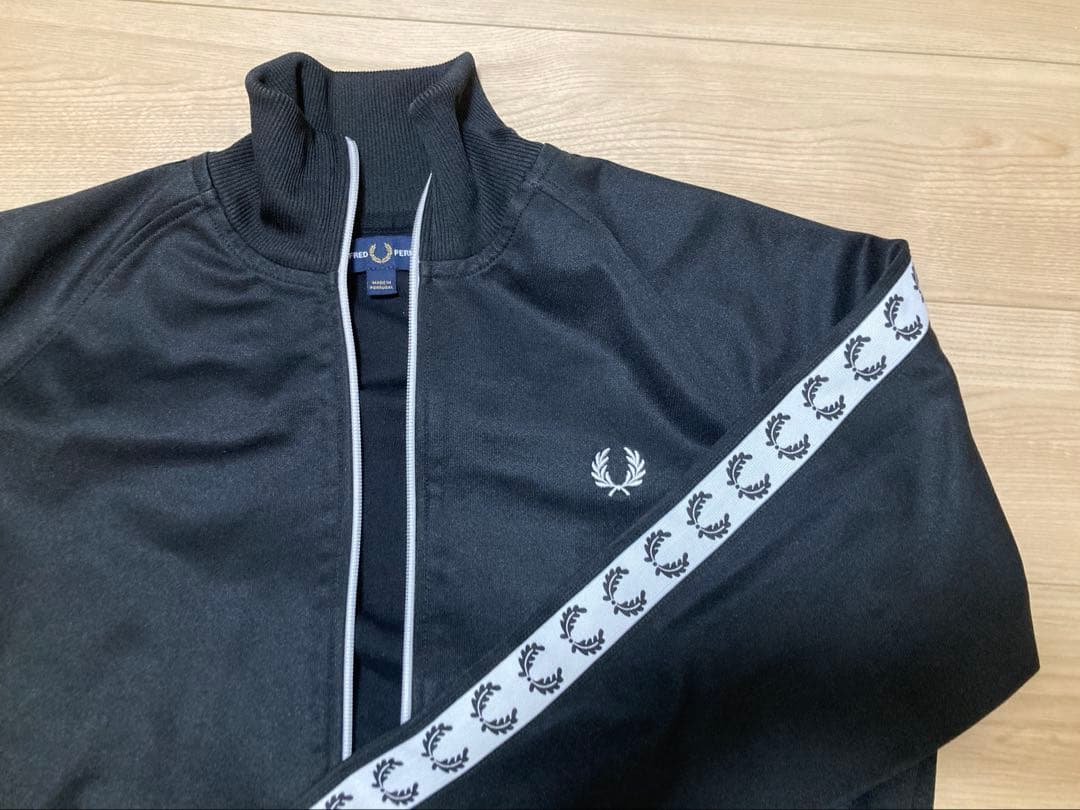 フレッドペリー★トラックジャケット　ジャージ　Mサイズ