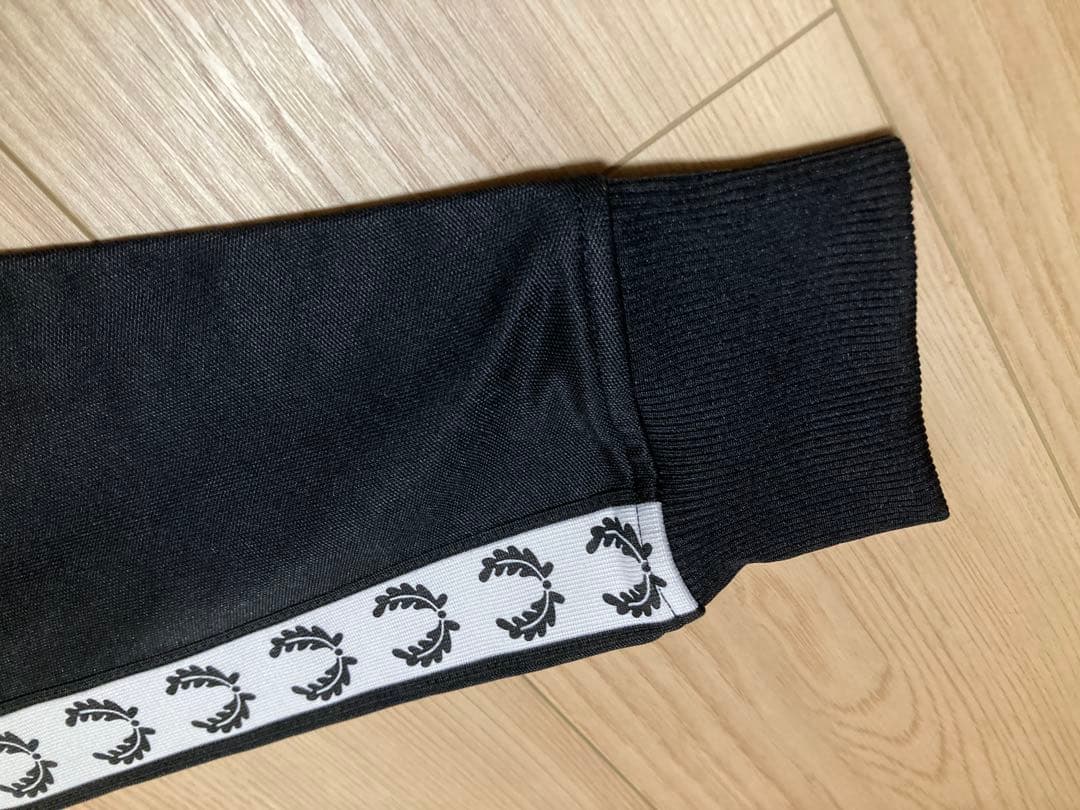 フレッドペリー★トラックジャケット　ジャージ　Mサイズ