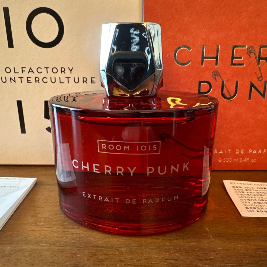 ROOM 1015 CHERRY PUNK エクストレクト・ド・パルファム