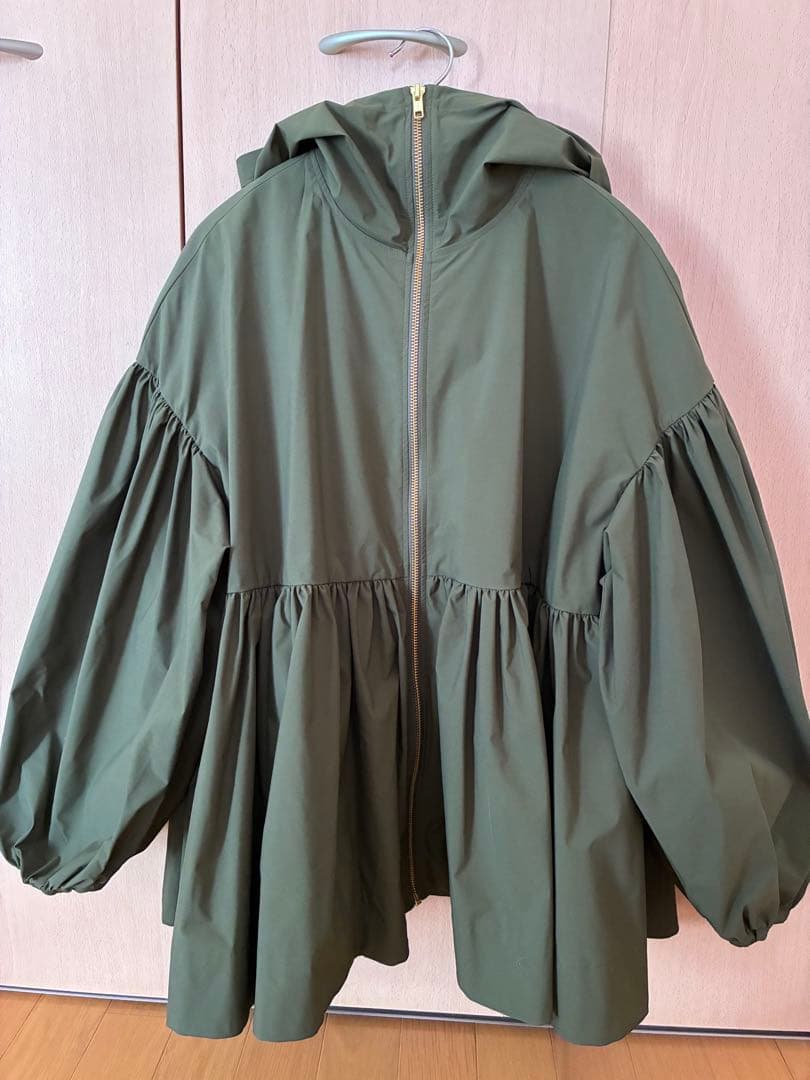 YOIHI フリルギャザー マウンテンパーカー カーキ