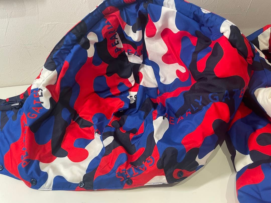 【新品未使用】PEARLY GATES 迷彩柄フード付きベスト