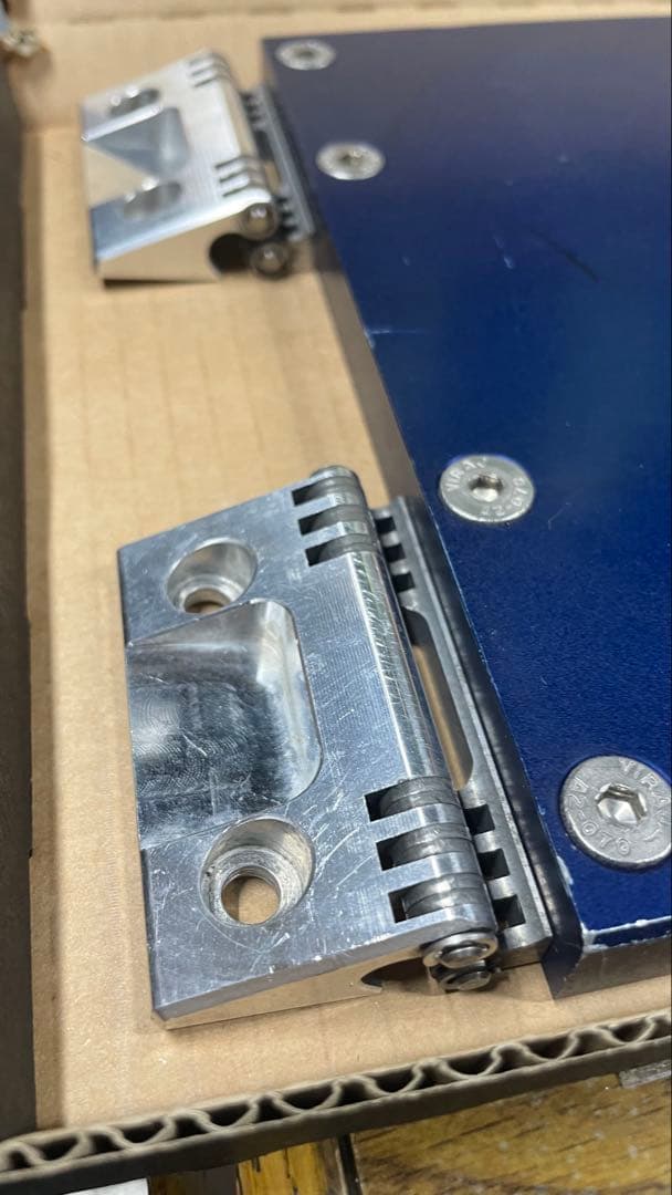 IRON ROCK プレート