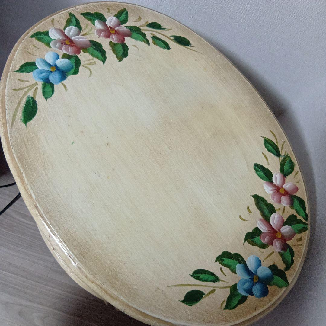 花柄デザインのクリーム色チェスト／キャビネット