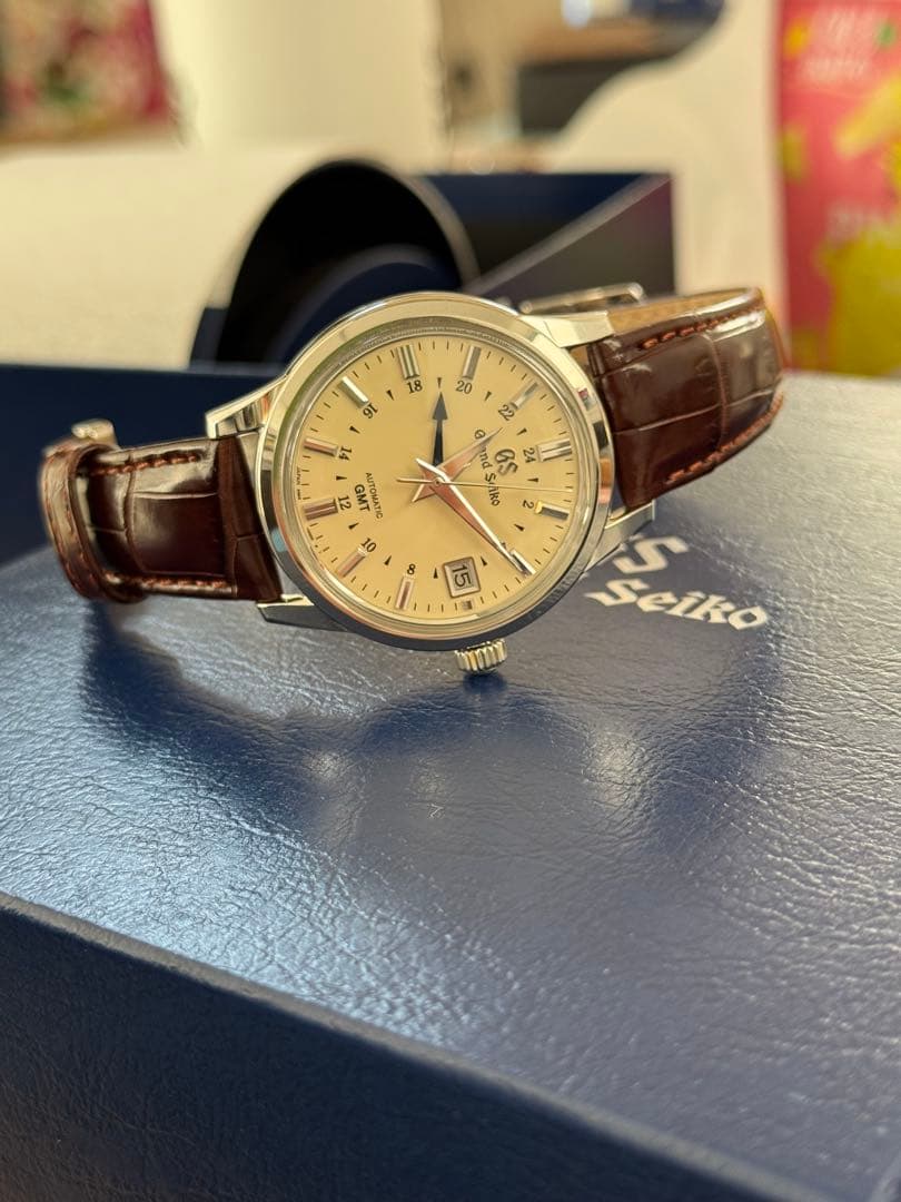 ⭐︎大谷選手ドジャース入団会見着用時計⭐︎SBGM221 5年保証 茶色革ベルト