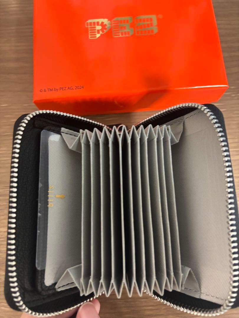 PEZ × perche × ear コラボジャバラ二つ折り財布 ブラック