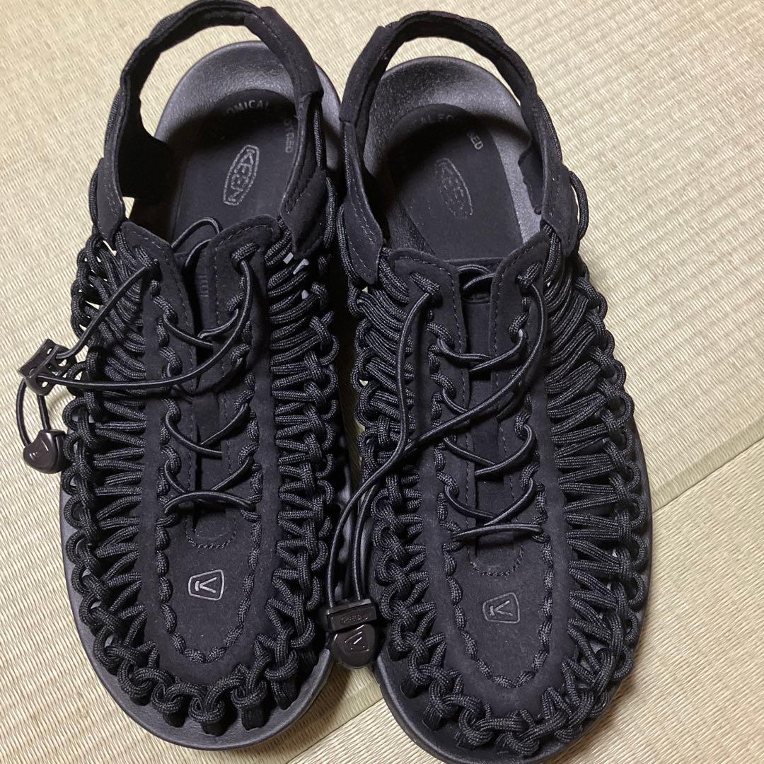 keen ユニーク　サンダル
