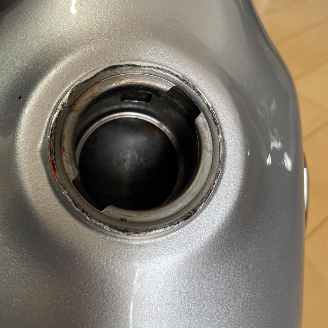 スズキ　グラストラッカー　タンク