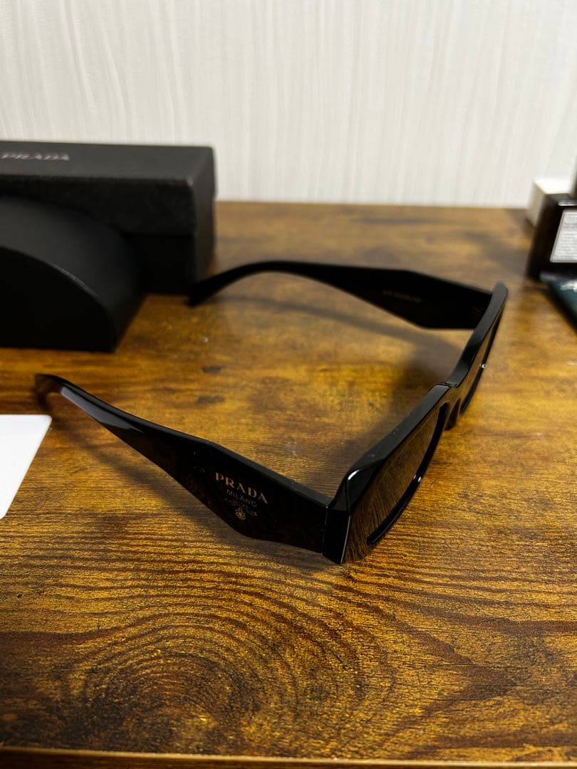 PRADAサングラス ケース付き