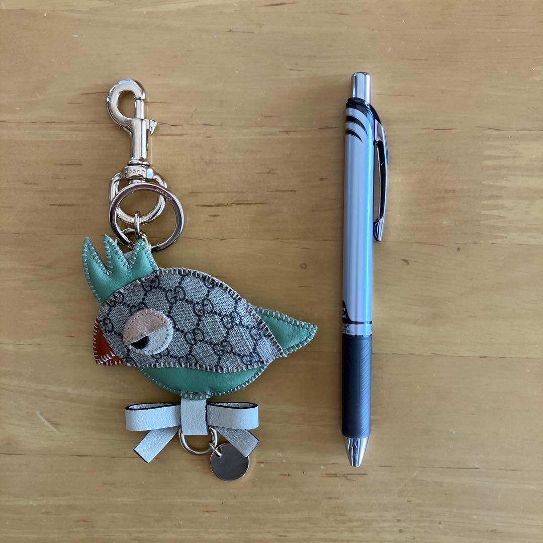 GUCCIグッチ　パパガッロオウム　鳥　キーホルダー、箱袋付き、キーリング