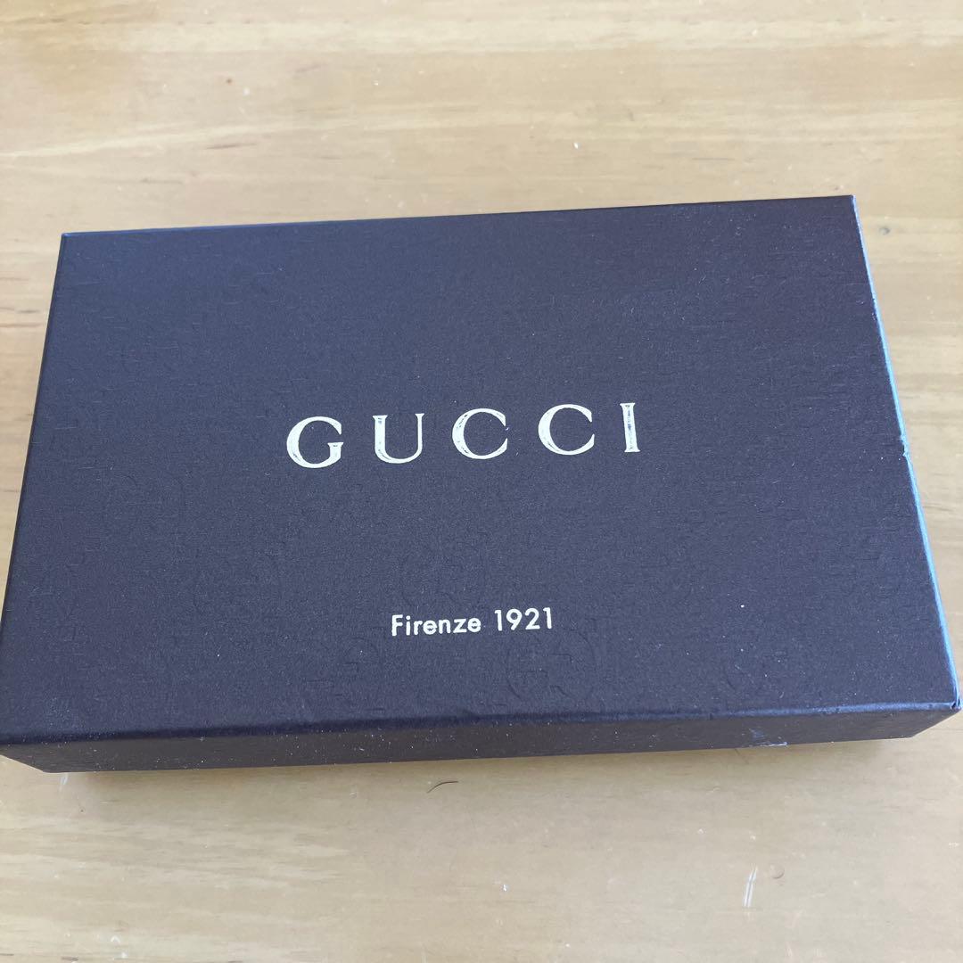 GUCCIグッチ　パパガッロオウム　鳥　キーホルダー、箱袋付き、キーリング