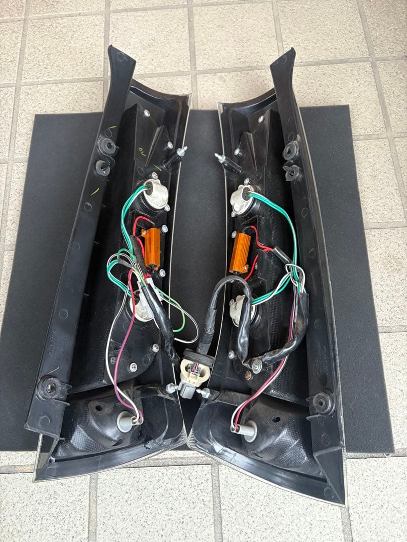 パレット　テールランプ