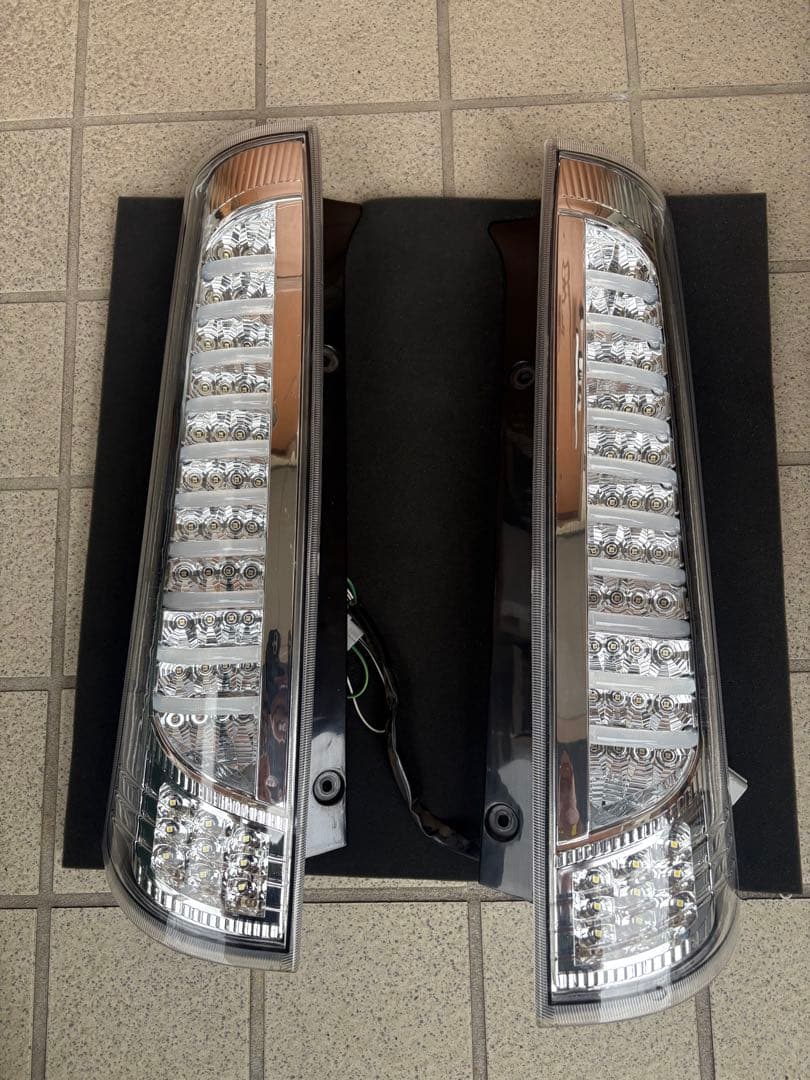 パレット　テールランプ