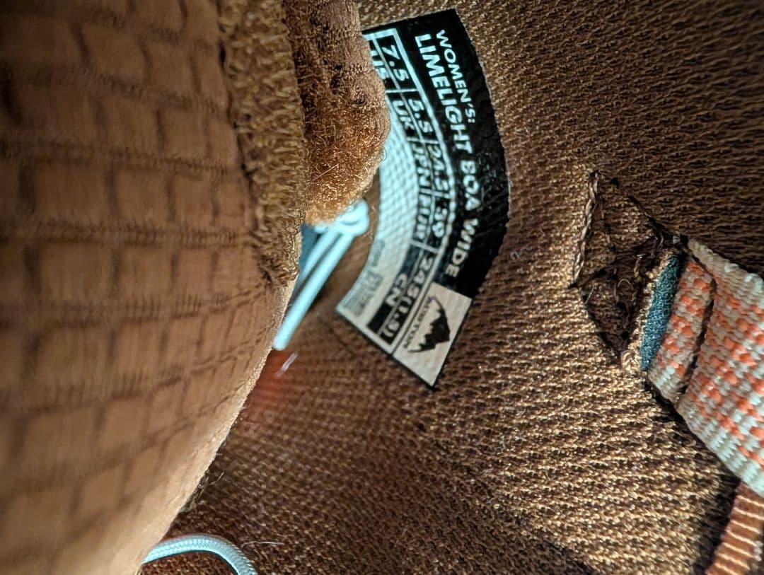 ちさき BURTONスノーボードブーツ 女性用 ブラウン