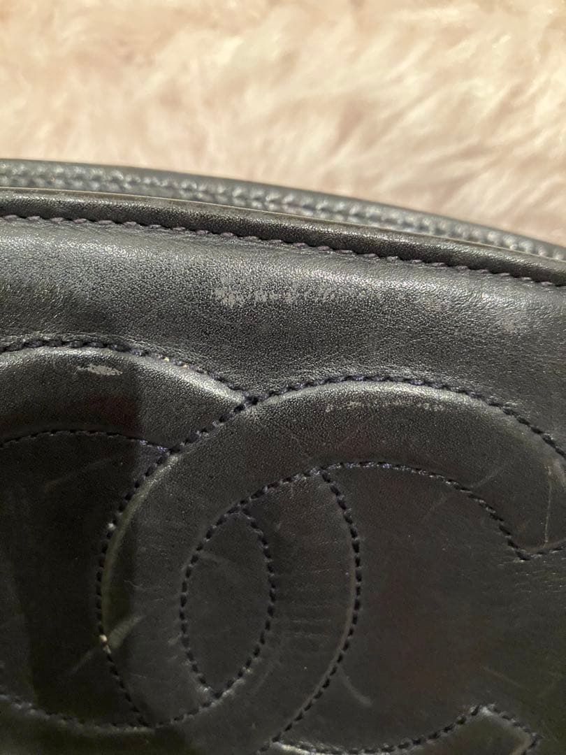 CHANEL ブラックショルダーバッグ タッセル付き