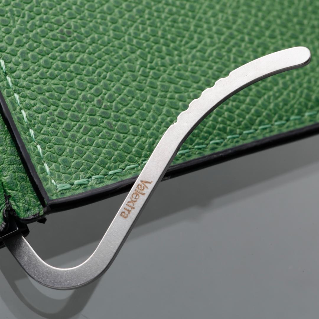 K3972Ｍ 美品 ヴァレクストラ マネークリップ 二つ折り カード 札入れ