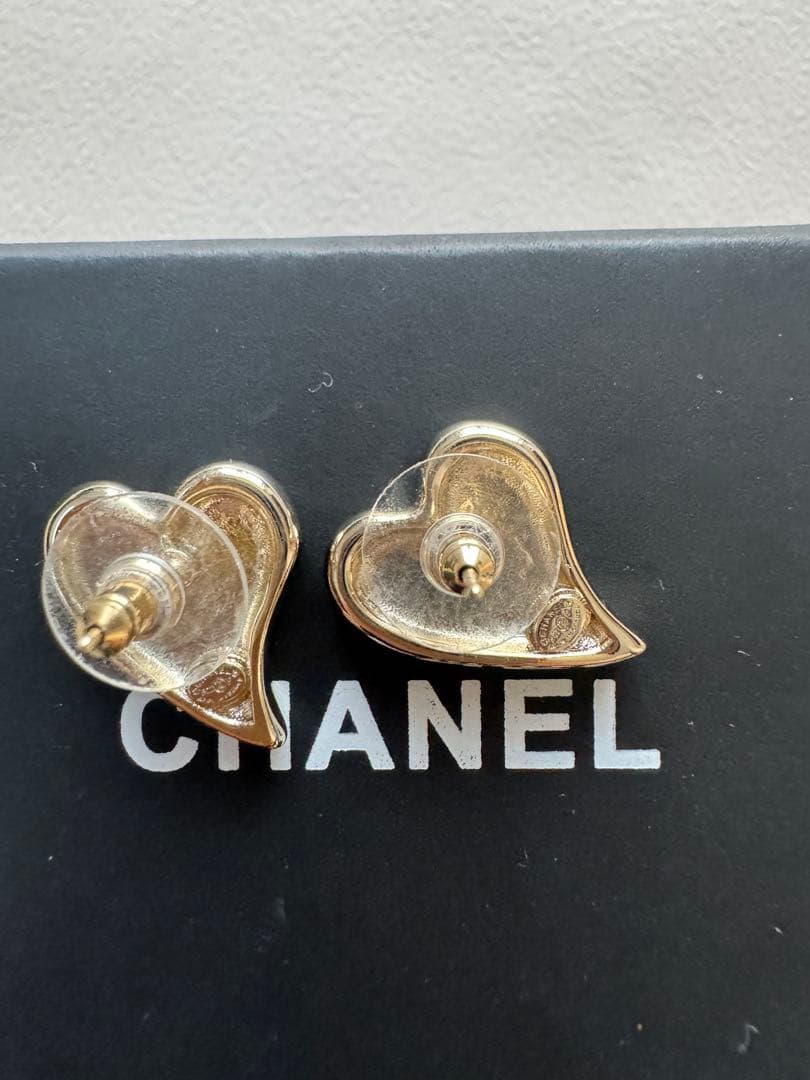 CHANEL ハートピアス　ブラック　箱付き