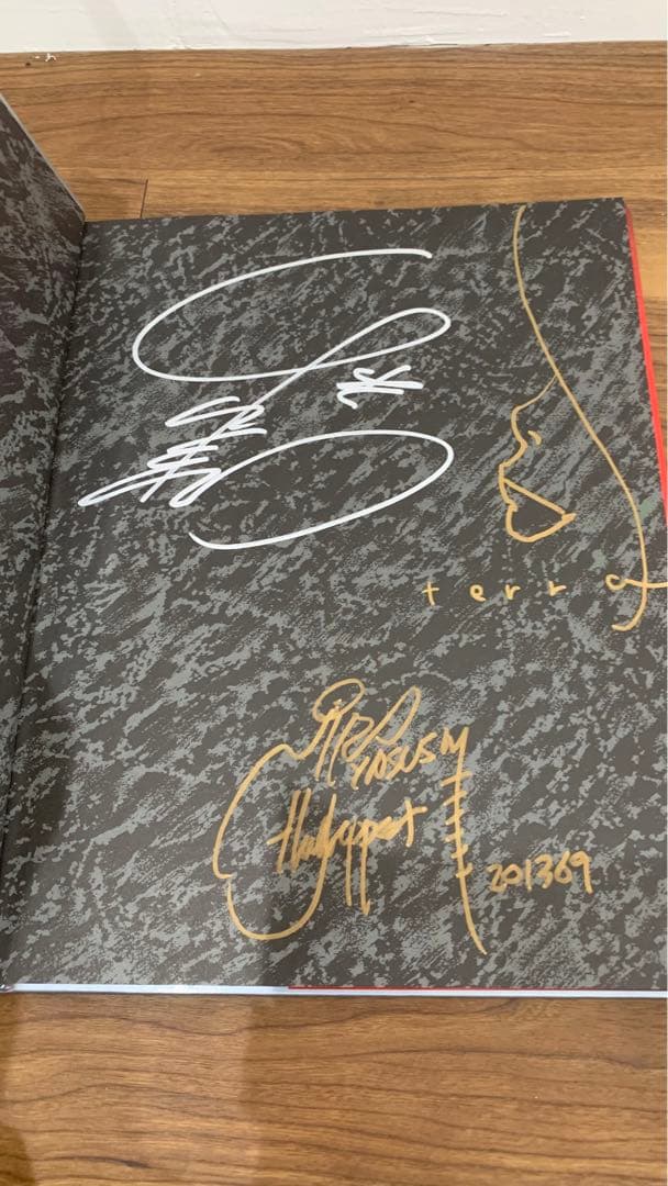 桂正和、寺田克也、韮沢靖直筆サイン入り　ビッチズライフ復刻版