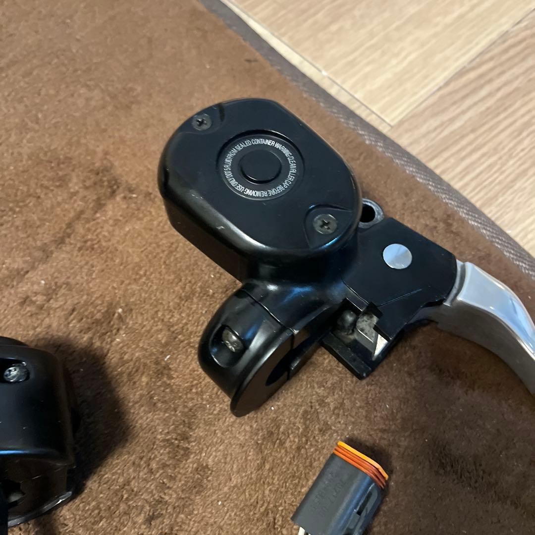 スポーツスター　スイッチ　クラッチ　ブレーキXL1200 2005年式