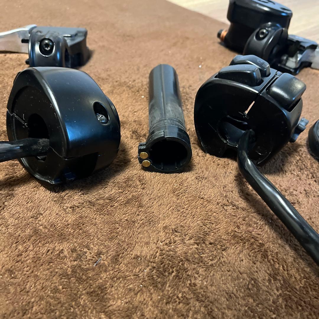 スポーツスター　スイッチ　クラッチ　ブレーキXL1200 2005年式