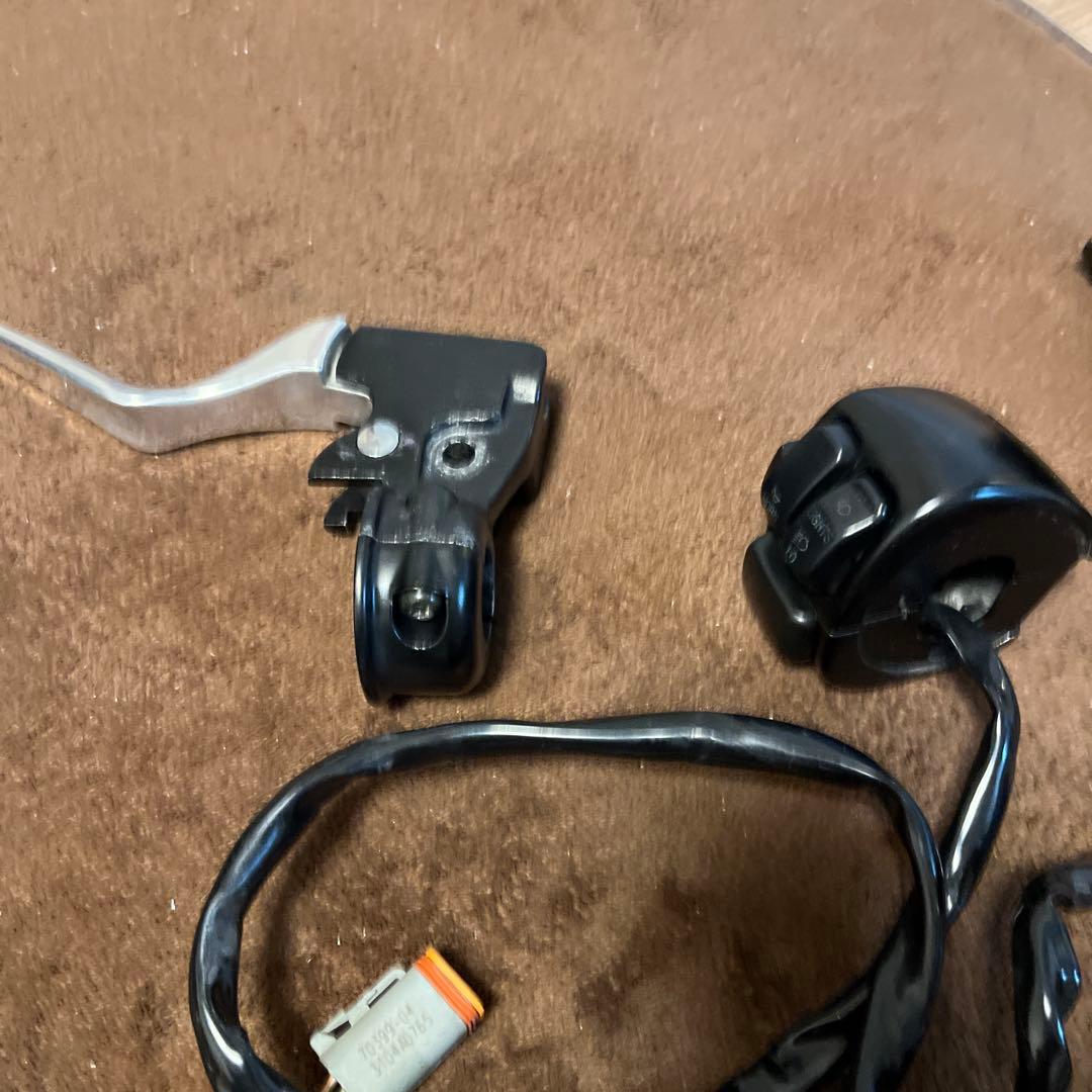 スポーツスター　スイッチ　クラッチ　ブレーキXL1200 2005年式